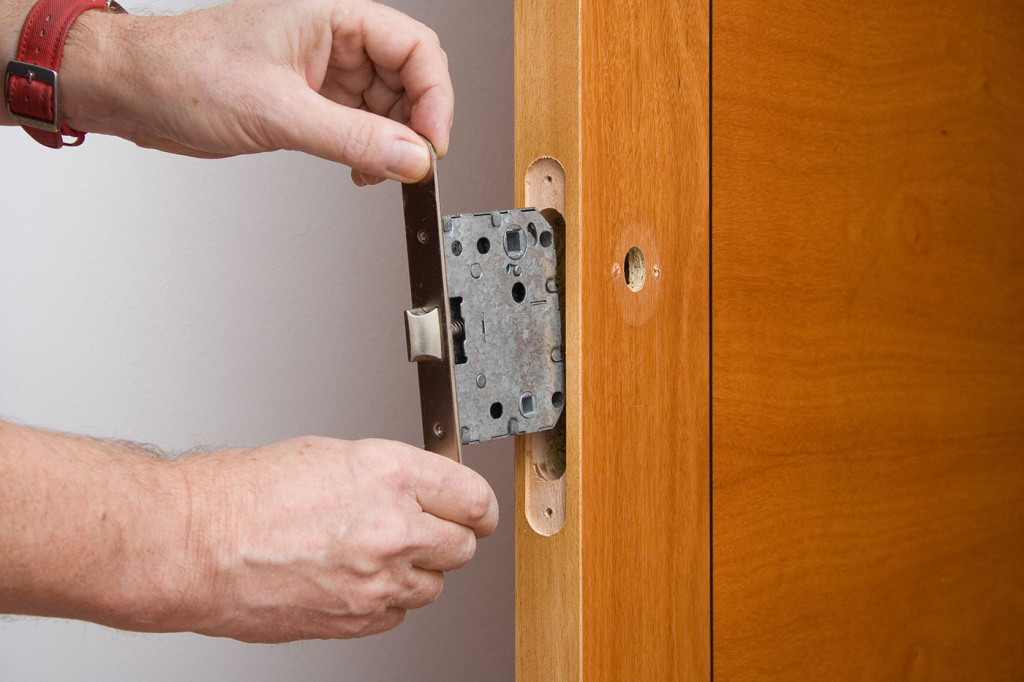 We available convenient mobile locksmith services for changing locks